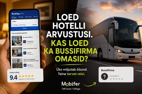 Telefon hotellivõrdlusega ja turismibuss õhtuvalguses
